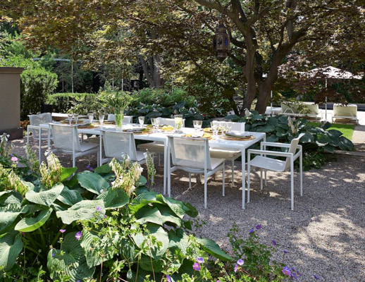 Richard Schultz 1966 Collection outdoor 