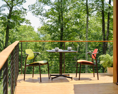 Iquo Collection Armchair Iquo Collection Square Table