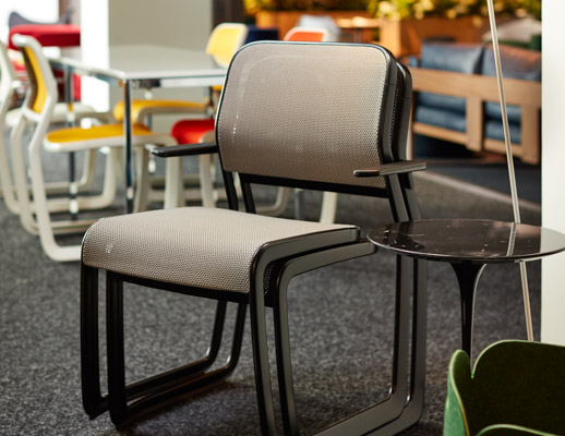 neocon 2018 hospitality at work newson aluminum chair marc newson knollstudio